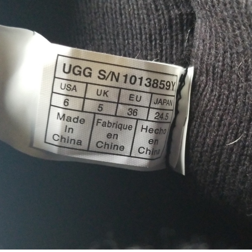 Ugg Darrah Boots - Girls 6/Womens 8 no box - Picture 4 of 6